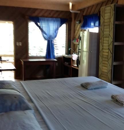 Apartments Chez Milady Utila Dış mekan fotoğraf